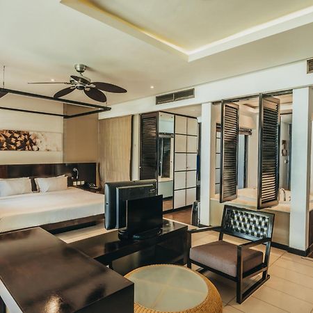 Crystals Beach Resort Belle Mare, A Member Of Radisson Individuals Palmar Екстер'єр фото