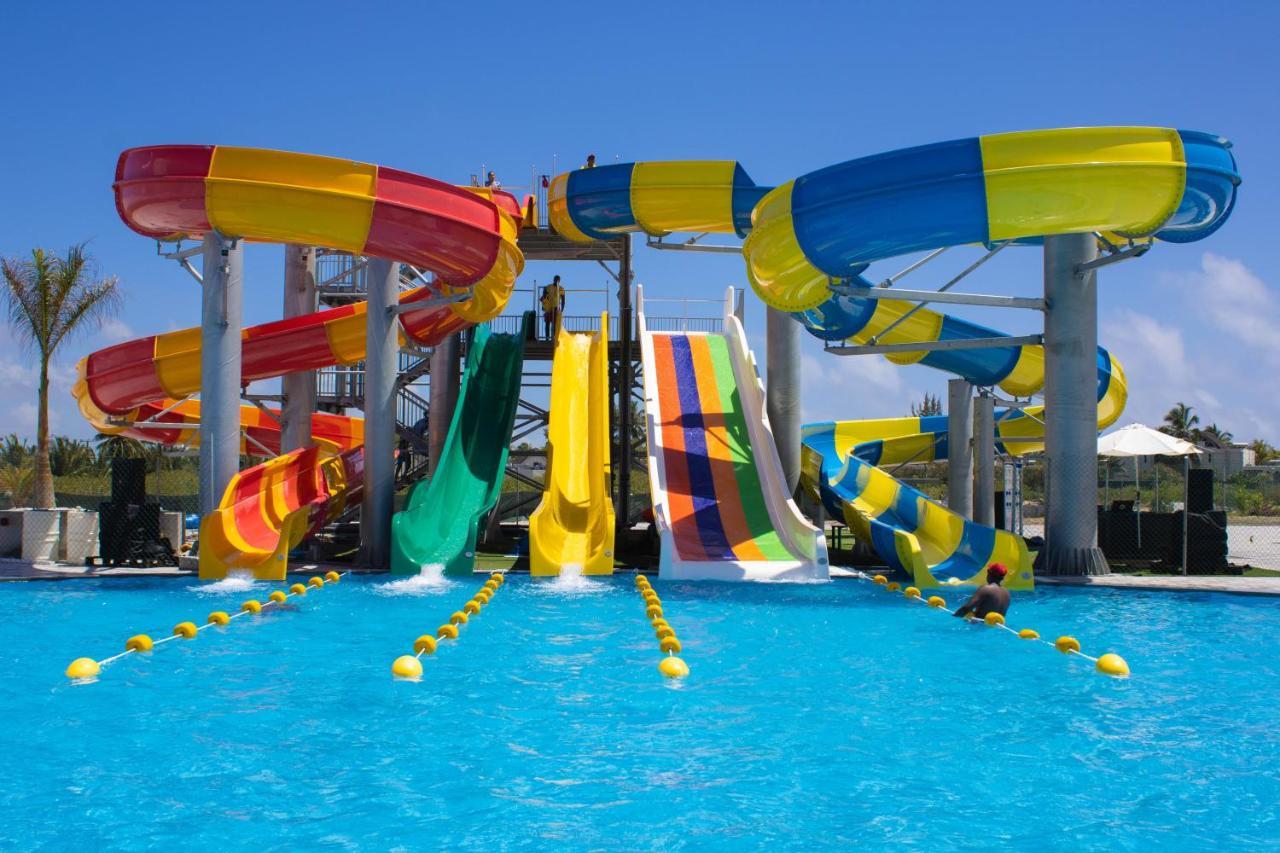 Crystals Beach Resort Belle Mare, A Member Of Radisson Individuals Palmar Екстер'єр фото