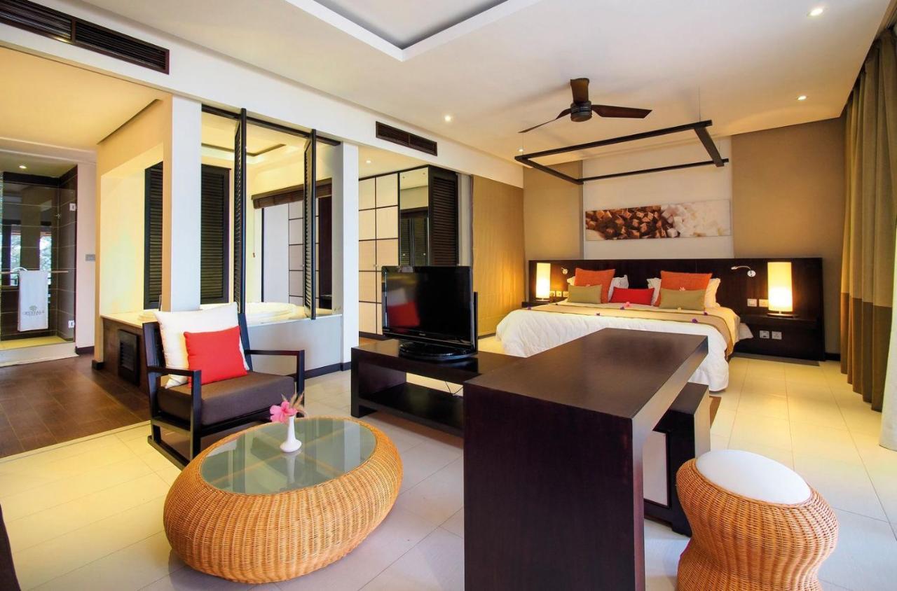 Crystals Beach Resort Belle Mare, A Member Of Radisson Individuals Palmar Екстер'єр фото