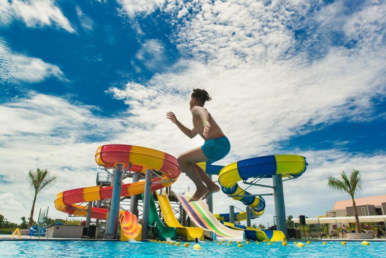 Crystals Beach Resort Belle Mare, A Member Of Radisson Individuals Palmar Екстер'єр фото