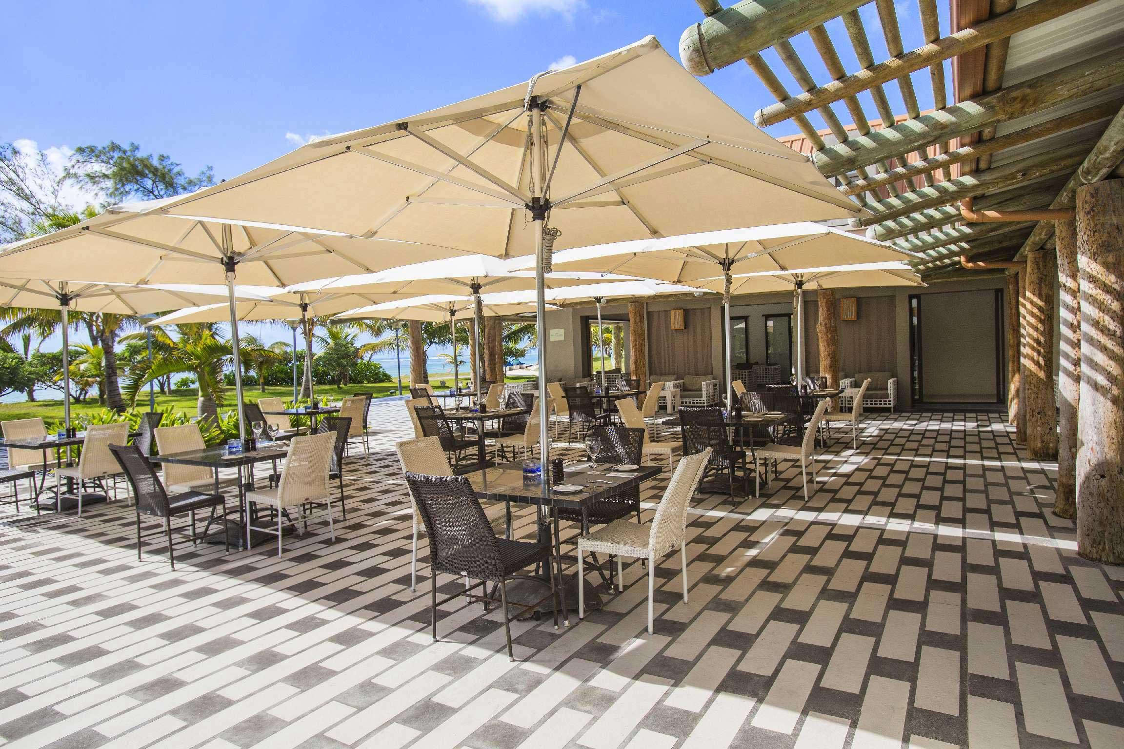 Crystals Beach Resort Belle Mare, A Member Of Radisson Individuals Palmar Екстер'єр фото