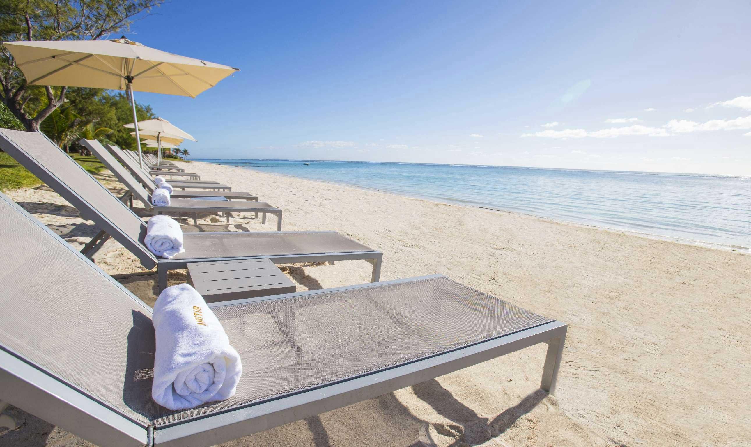 Crystals Beach Resort Belle Mare, A Member Of Radisson Individuals Palmar Екстер'єр фото