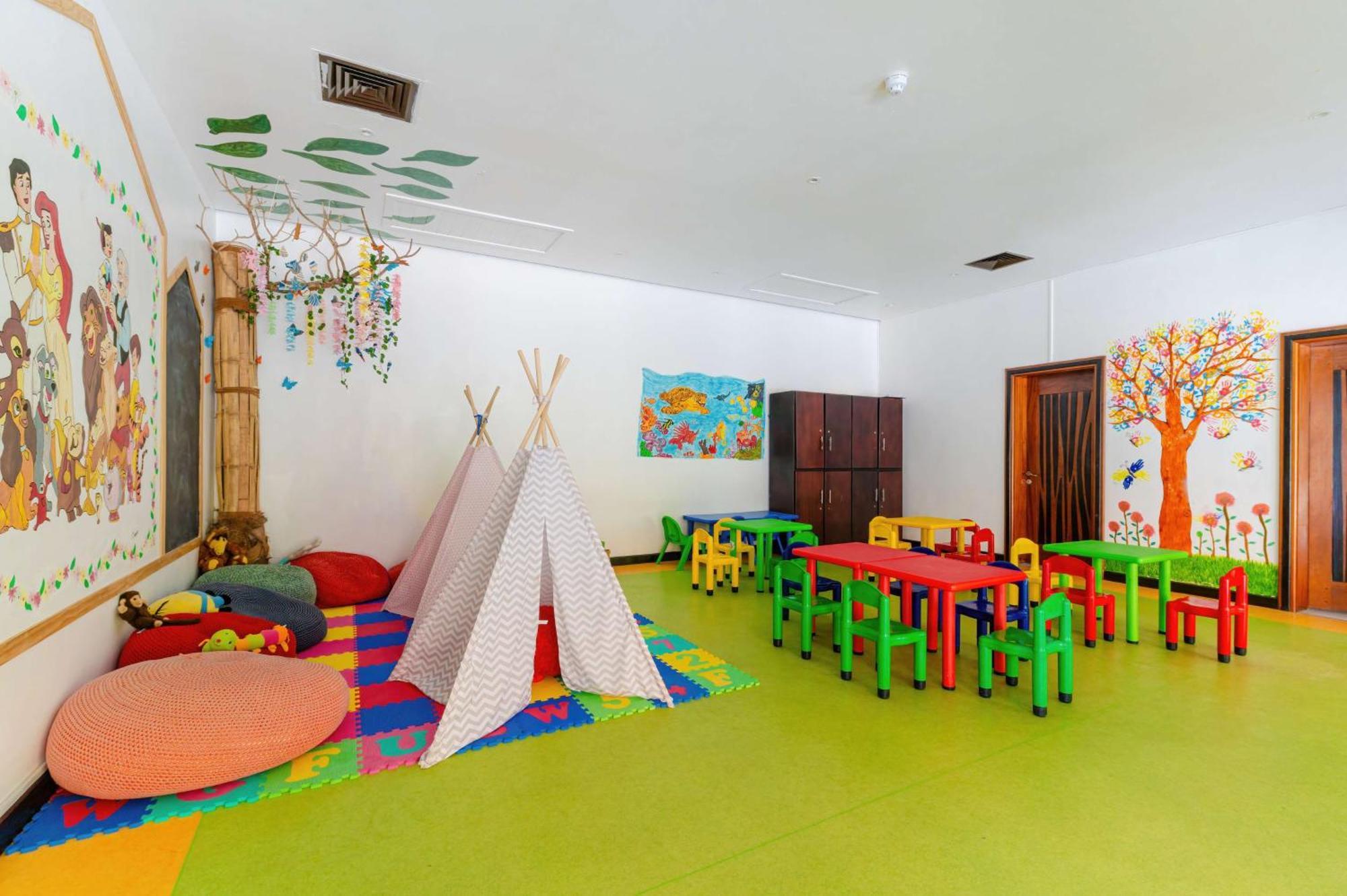 Crystals Beach Resort Belle Mare, A Member Of Radisson Individuals Palmar Екстер'єр фото