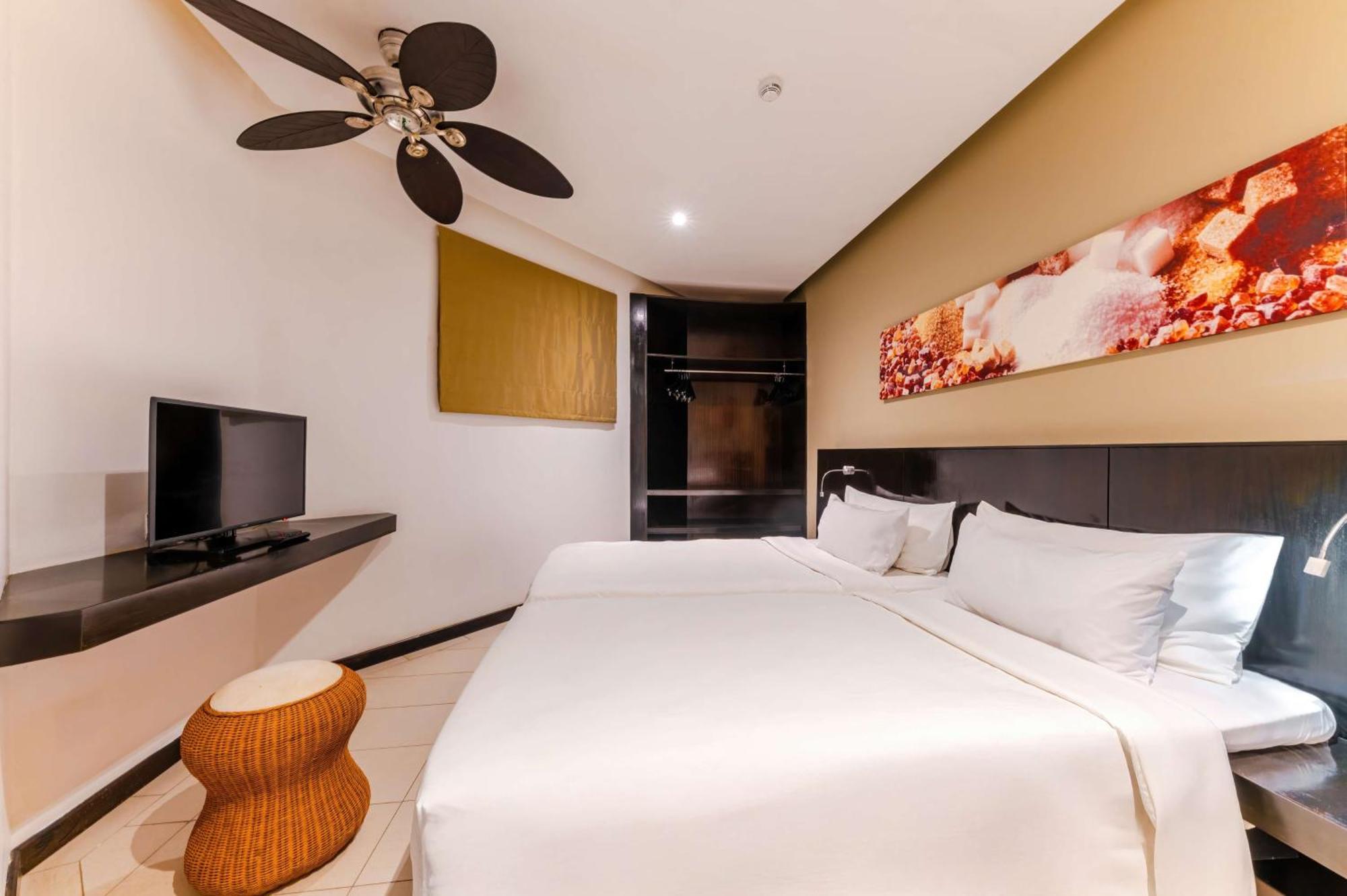Crystals Beach Resort Belle Mare, A Member Of Radisson Individuals Palmar Екстер'єр фото