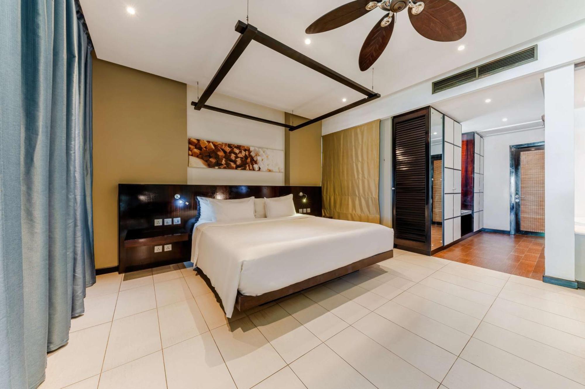 Crystals Beach Resort Belle Mare, A Member Of Radisson Individuals Palmar Екстер'єр фото