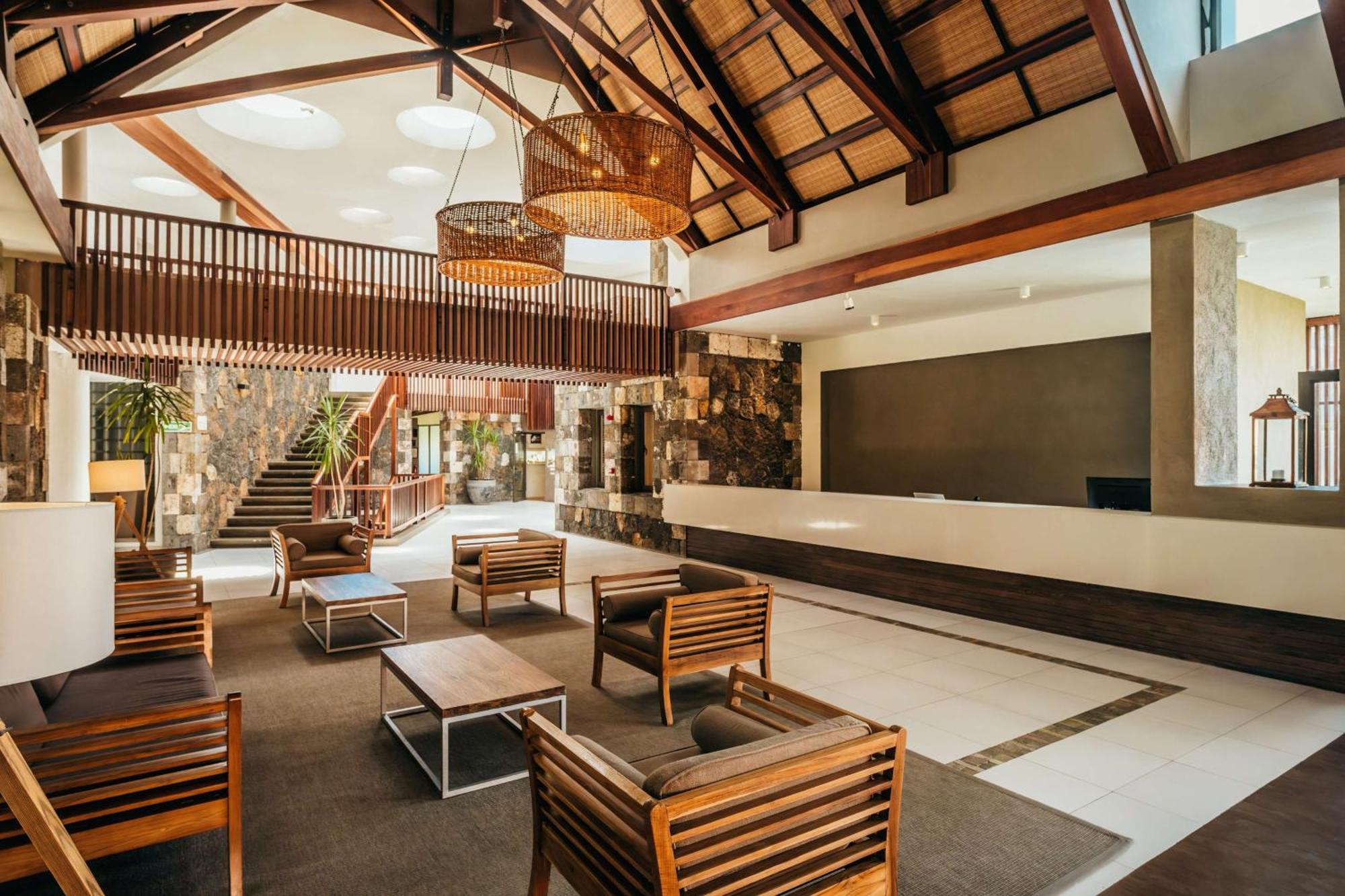 Crystals Beach Resort Belle Mare, A Member Of Radisson Individuals Palmar Екстер'єр фото
