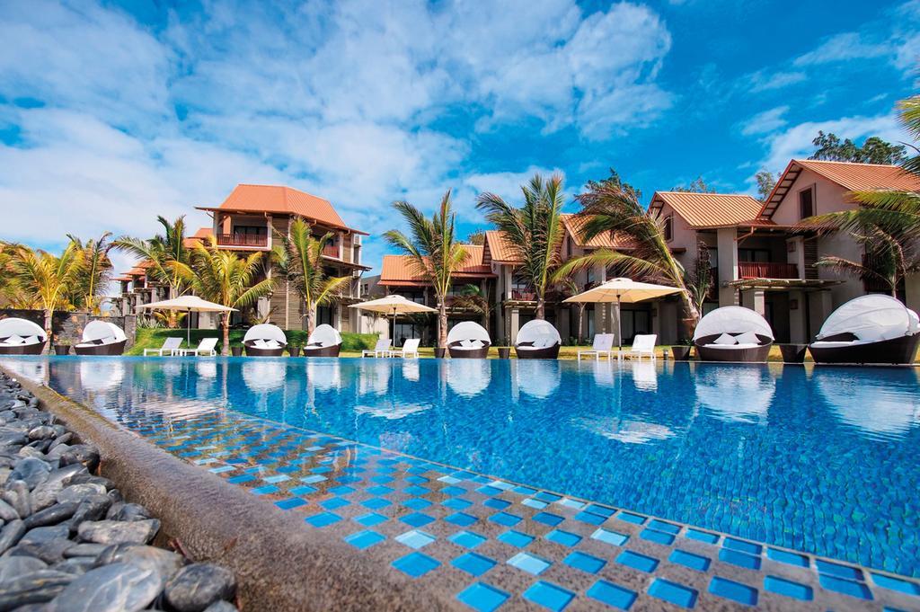 Crystals Beach Resort Belle Mare, A Member Of Radisson Individuals Palmar Екстер'єр фото