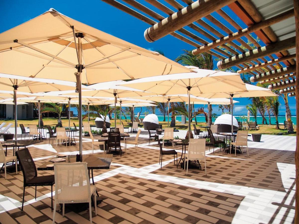Crystals Beach Resort Belle Mare, A Member Of Radisson Individuals Palmar Екстер'єр фото
